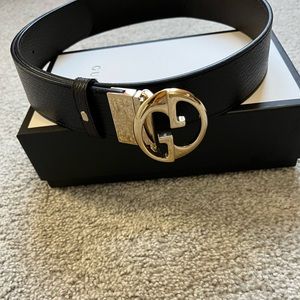 Women’s authentic Gucci belt 38 inches long interchangeable black/brown